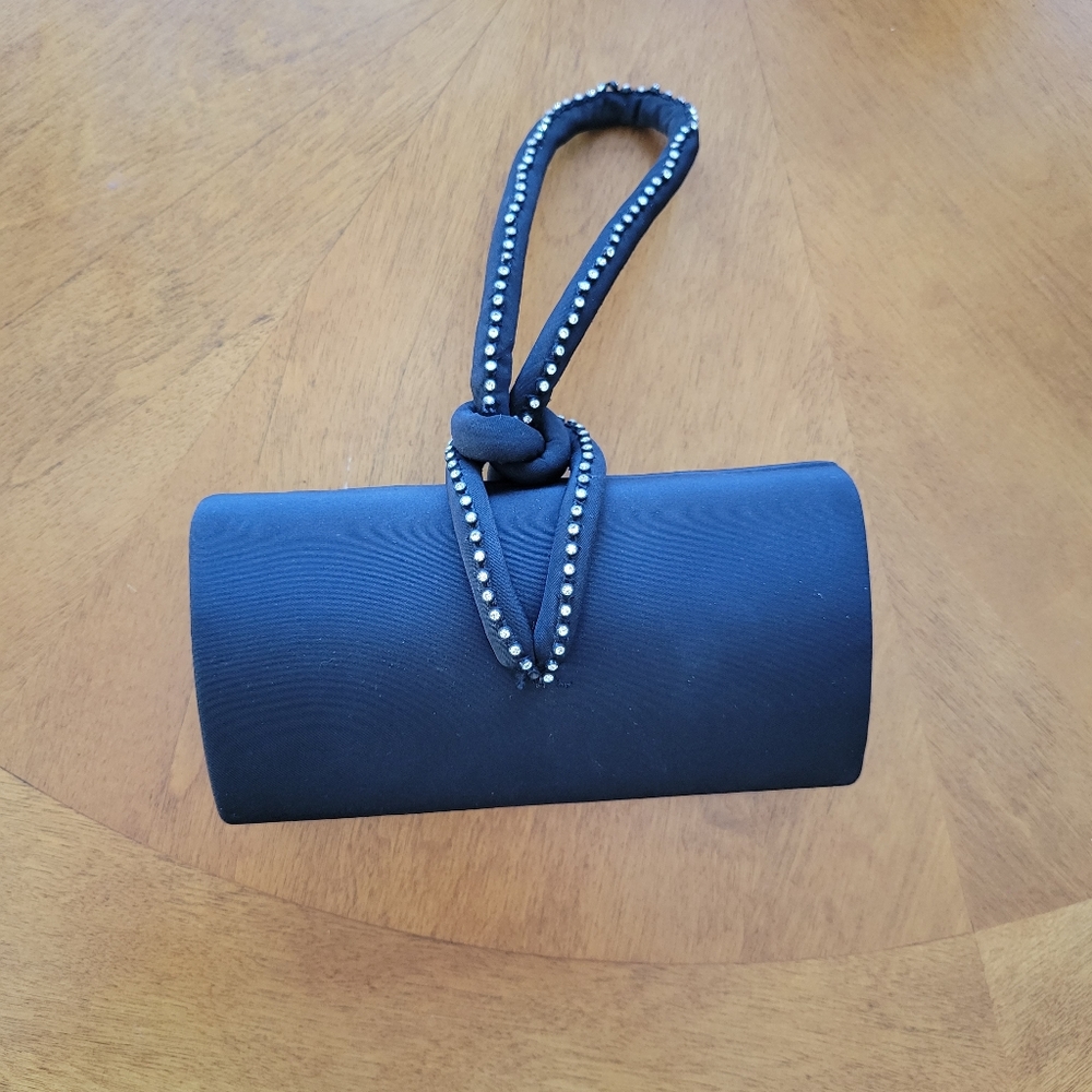 Black clutch